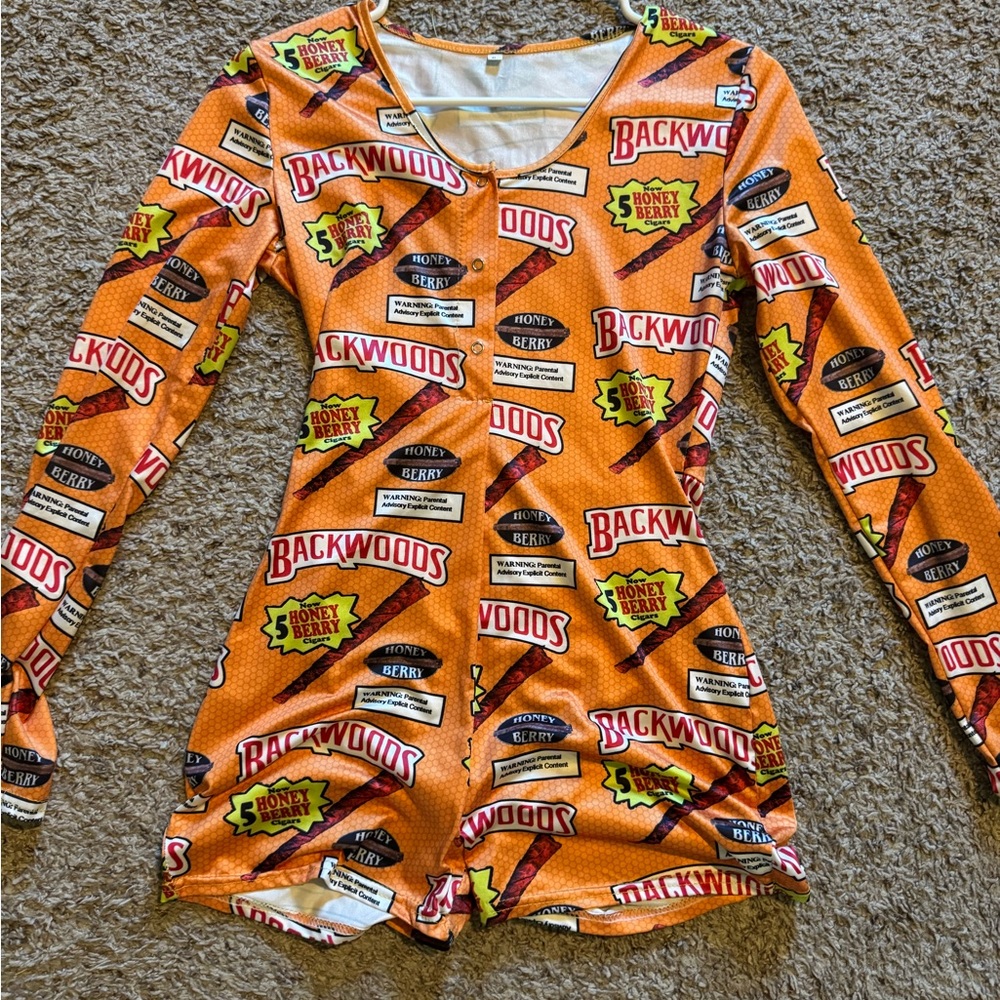 Backwoods Honey Berry Orange Long Sleeve/Shorts Romper Size S